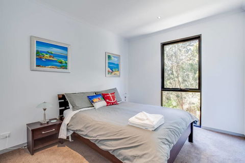 Beautiful Beachfront Apartment At Capel Sound - Internet Find 3