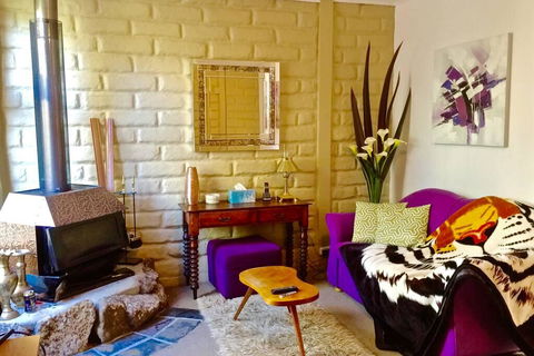 BEAUTIFUL RETREAT - 20 Mins To CBD And Only 10 Mins To MONA! - Internet Find 2