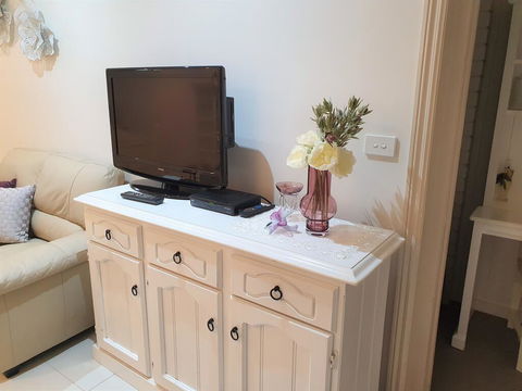 Bed And Breakfast - Internet Find 2