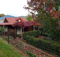 Bella Rouge Cottage Bright - Internet Find