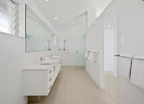 Bella Vista West 3 Luxury Ocean View High Ceilings Golf Buggy Sleeps 8 - Internet Find 0
