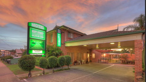 Bent Street Motor Inn - Internet Find 0