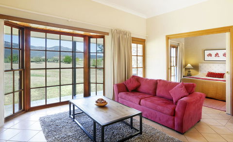Berenbell Vineyard Retreat - Internet Find 1