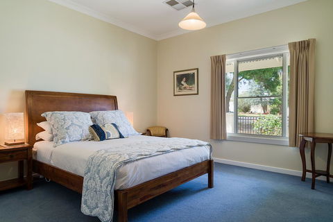 Berkeley Street Townhouse - Internet Find 2