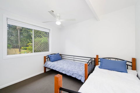 BONNY BEACH HOUSE - Holiday Accomodation With Pool - Internet Find 3