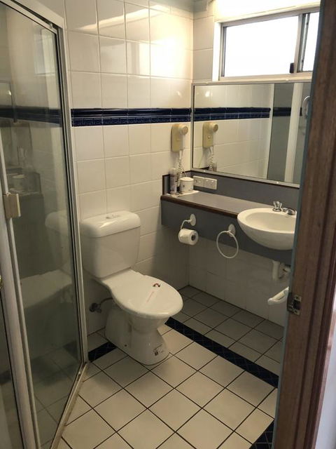 Bororen Hotel Motel - Internet Find 3