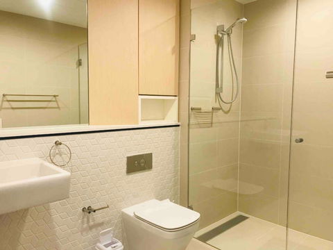 Brand New 2bedroom Apt In The Upper North Shore - Internet Find 3