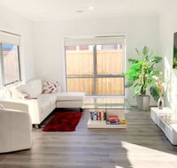Brand New Home 10 mins to Beach Torquay Geelong Deakin Hospitals - Internet Find