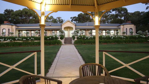 Brice Hill Country Lodge - Internet Find 1