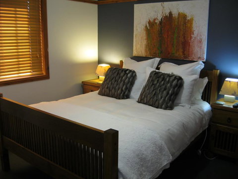 Brick Creek House - Internet Find 3