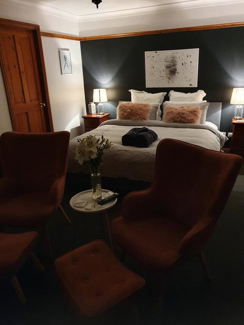 Brick Creek House - Internet Find 1