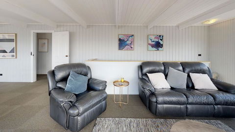 Bridport Holiday House - Internet Find 2
