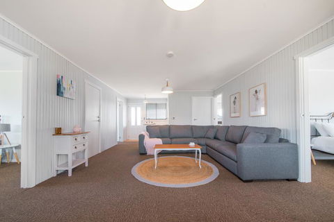 Bridport Holiday House - Internet Find 0