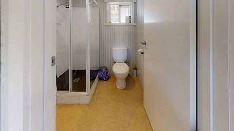 Bridport Holiday House - Internet Find 1