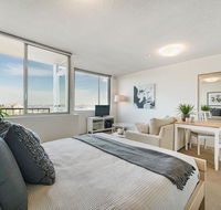 Bright and Sunny Studio Apartment - Internet Find
