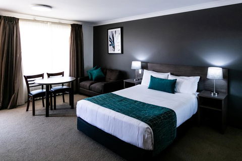 Best Western Plus Ambassador Orange - Internet Find 0