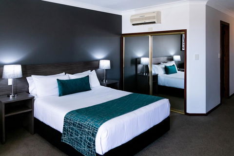 Best Western Plus Ambassador Orange - Internet Find 2