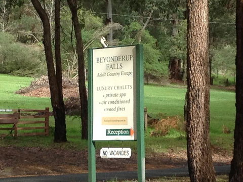 Beyonderup Falls Adult Retreat - Internet Find 1