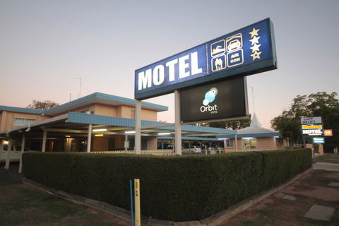 Binalong Motel - Internet Find 1