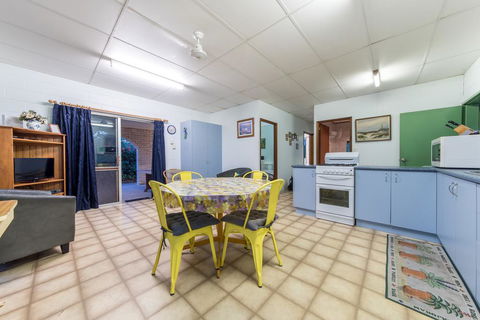 Birdsong House- Dingo Beach - Internet Find 3