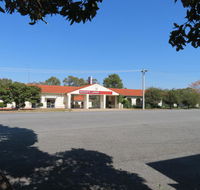Bishops Lodge Narrandera - Internet Find