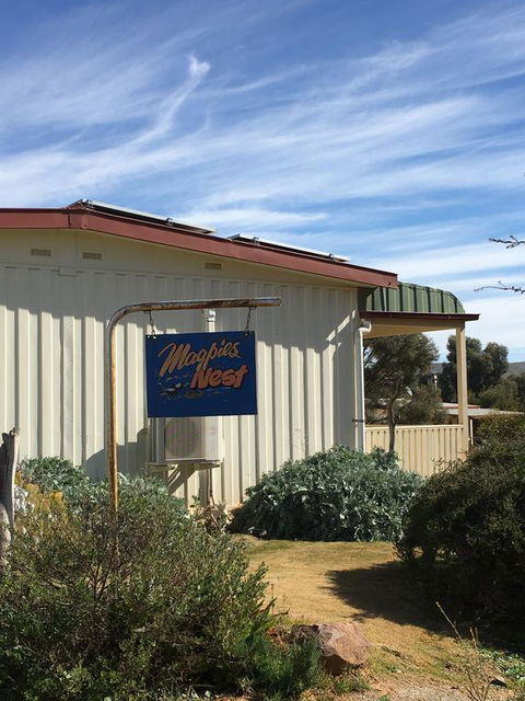 Black Jack Get-A-Way Magpies Nest - Internet Find 3
