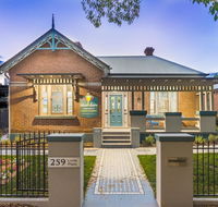 Blue Door Apartments Spacious CBD Apartment - Internet Find