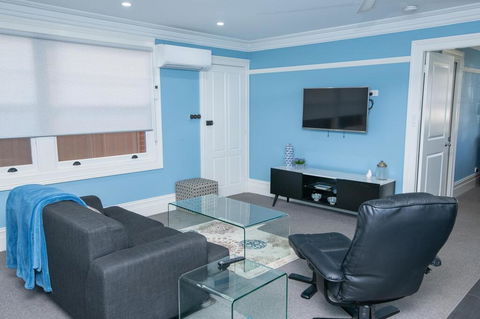 Blue Door Apartments Spacious CBD Apartment - Internet Find 2