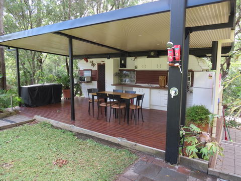 BoBRENE On Tamborine Nude Retreat - Cosy Chalet - Internet Find 3
