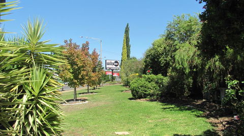Bristol Hill Motor Inn & Peppa's Licensed Restaurant - Internet Find 2
