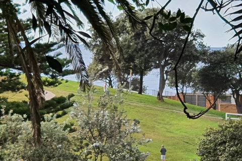 Bronte Beach Apartment - Internet Find 3