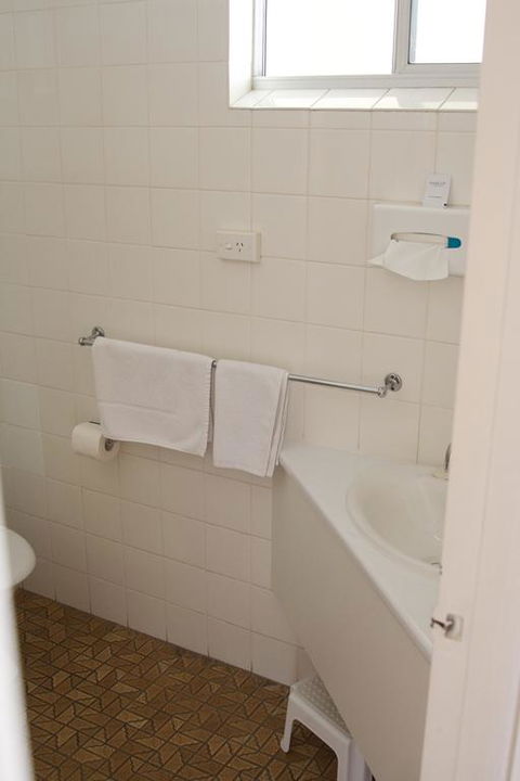 Buckaroo Motor Inn - Internet Find 3