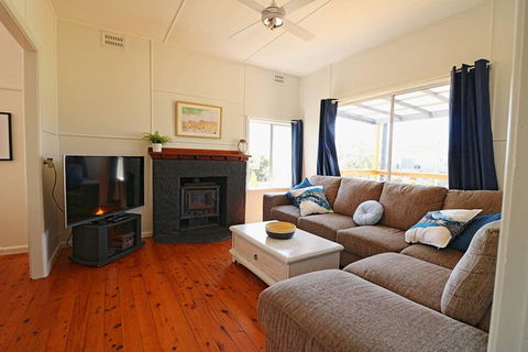 Bungo Beach House - Pet Friendly Home - Internet Find 2