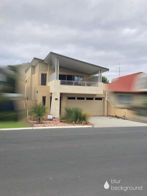 Busselton Holiday Home - Internet Find 3