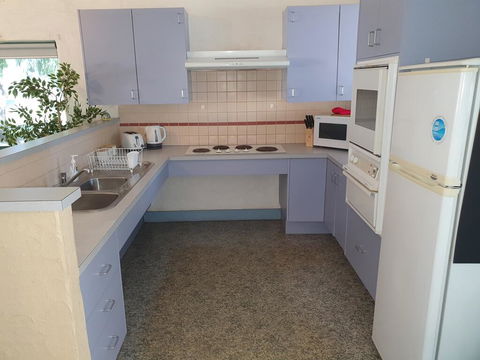 Busselton Holiday Units - Internet Find 3