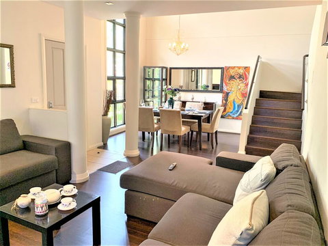 Campbelltown Most Sought After Park Central Home - Internet Find 3