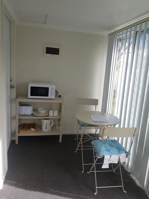 Canberra Ave Villas - Internet Find 1