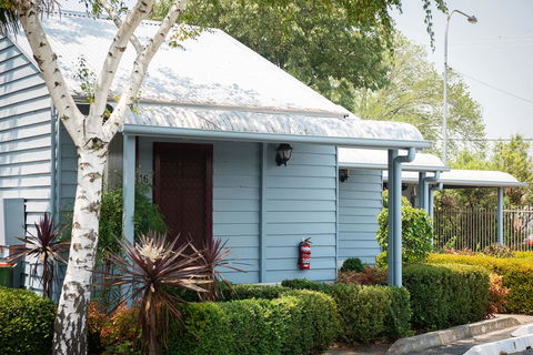 Canberra Ave Villas - Internet Find 0