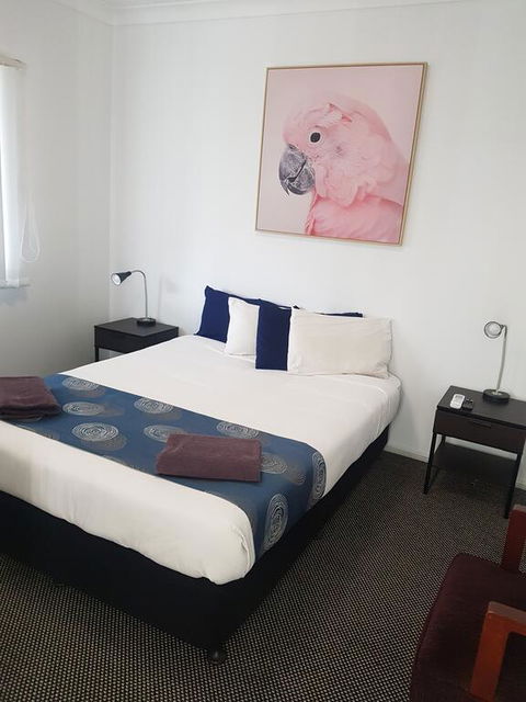 Canberra Ave Villas - Internet Find 2