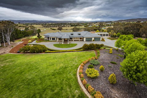 Canberra Luxury Estate - Internet Find 2