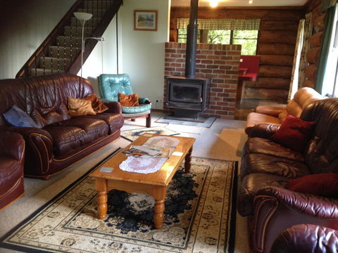 Canobolas Mountain Cabins - Internet Find 0