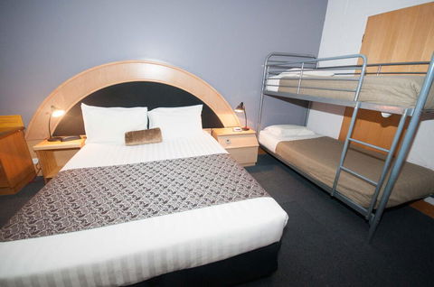 Capital Airport Motel - Internet Find 1