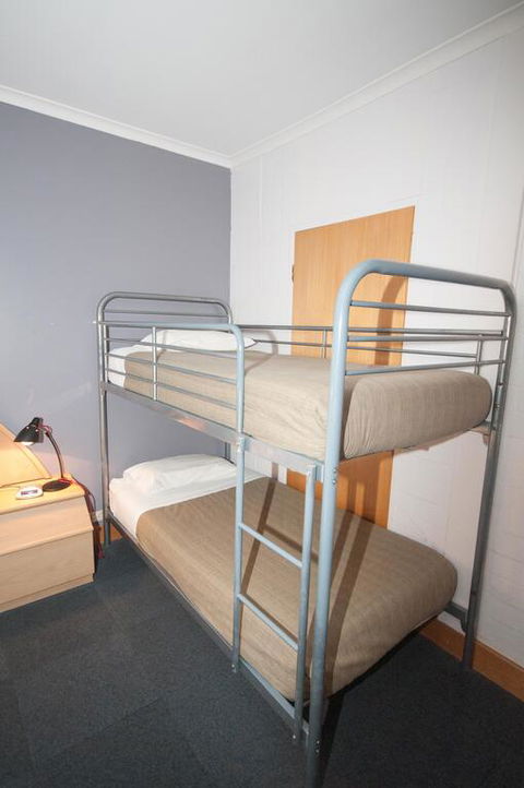 Capital Airport Motel - Internet Find 3