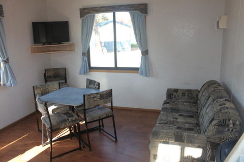 Capital Country Holiday Park - Internet Find 2
