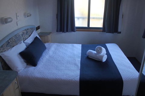 Capital Country Holiday Park - Internet Find 1