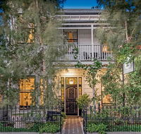 Captains Retreat Apartments and Cottages - Internet Find