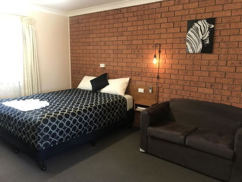 Castlereagh Motor Inn - Internet Find 1