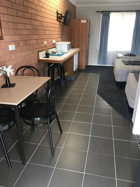 Castlereagh Motor Inn - Internet Find 2