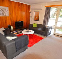 Cedar Holiday Units - Apartment 4 - Internet Find