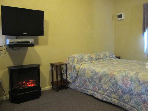 Cedar Lodge Cabins - Internet Find 2